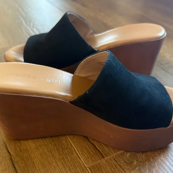 Madden Girl Black Platform Wedge Sandals - Picture 7 of 10